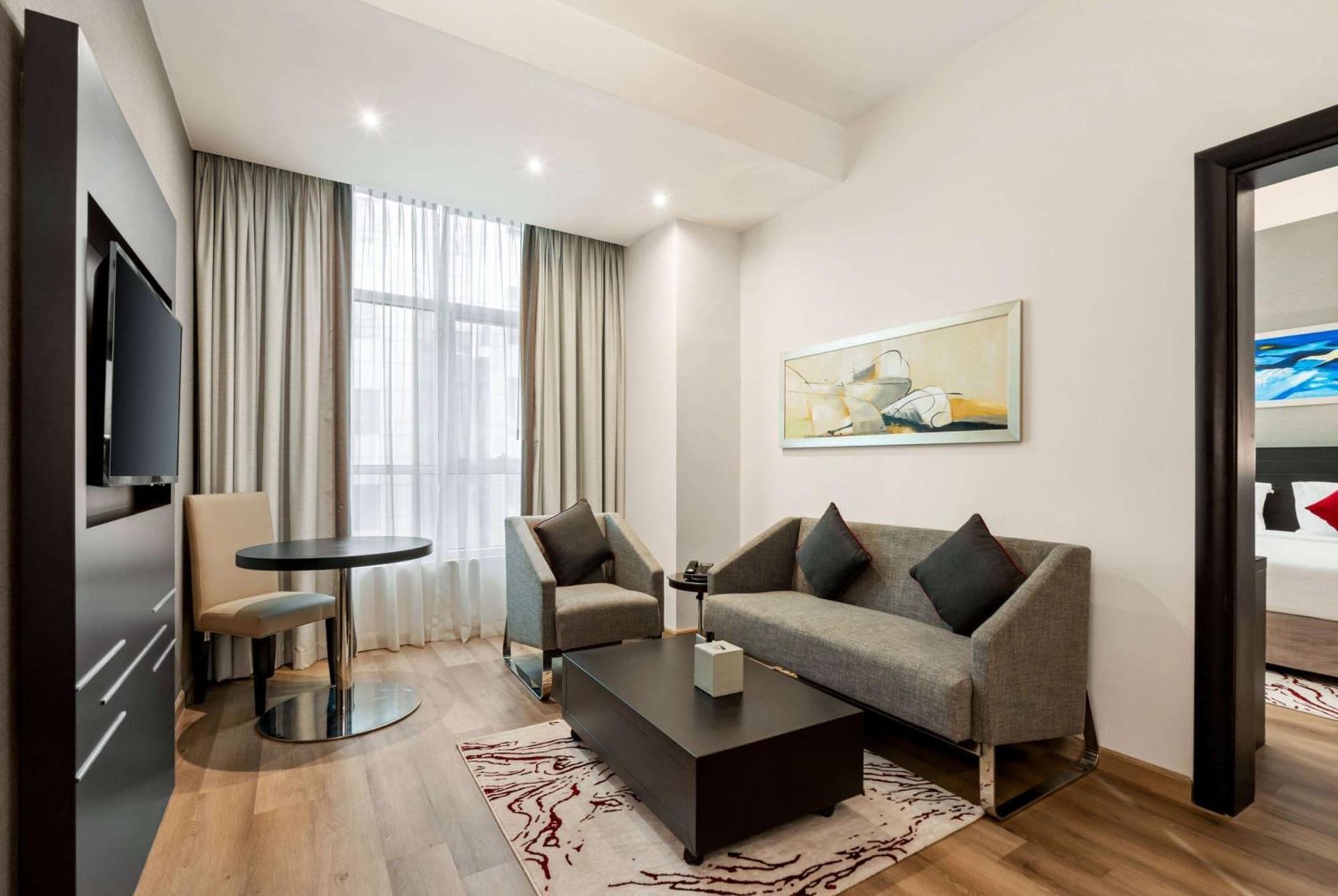 Hotel Ramada By Wyndham Dubai Barsha Heights Exterior foto