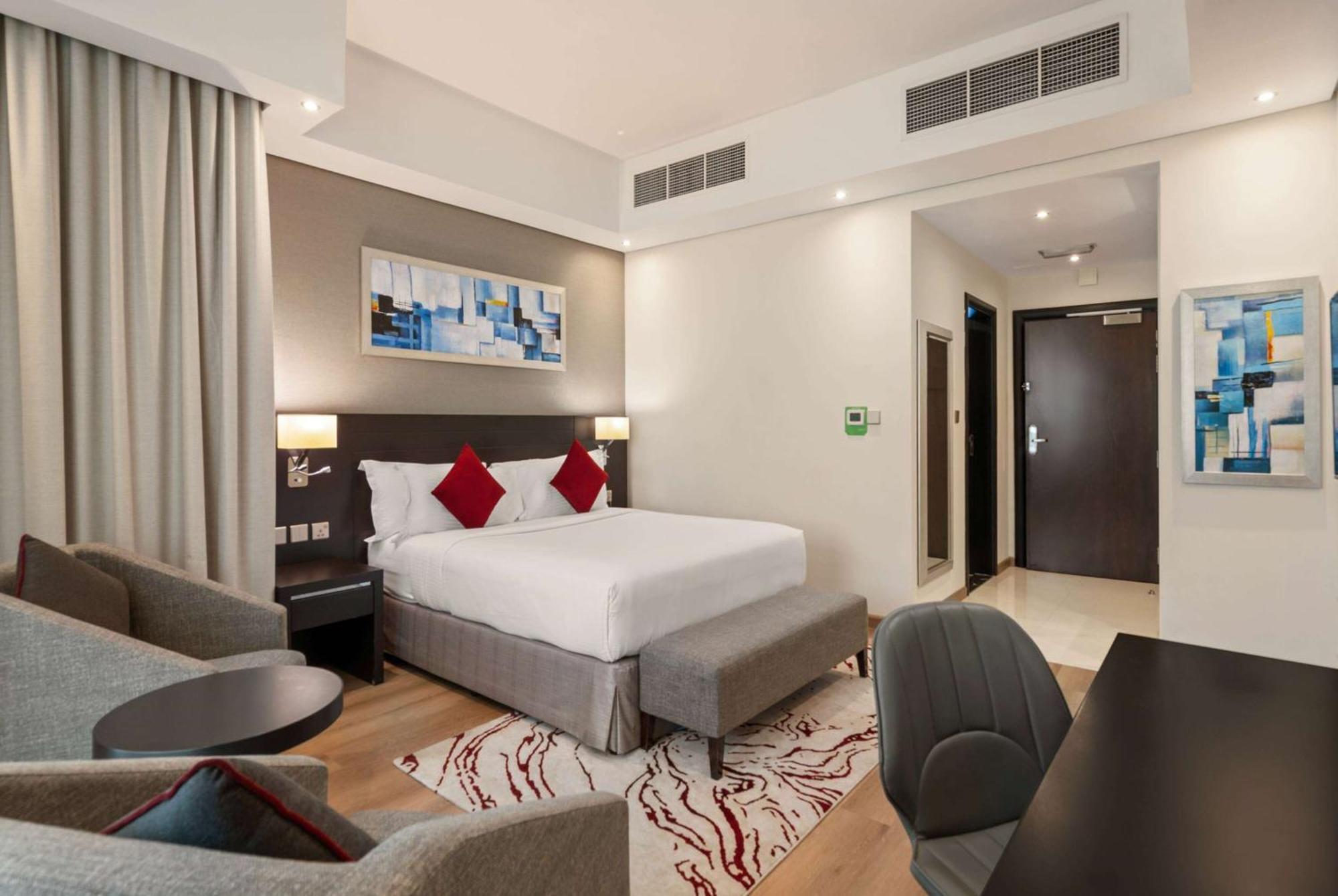 Hotel Ramada By Wyndham Dubai Barsha Heights Exterior foto