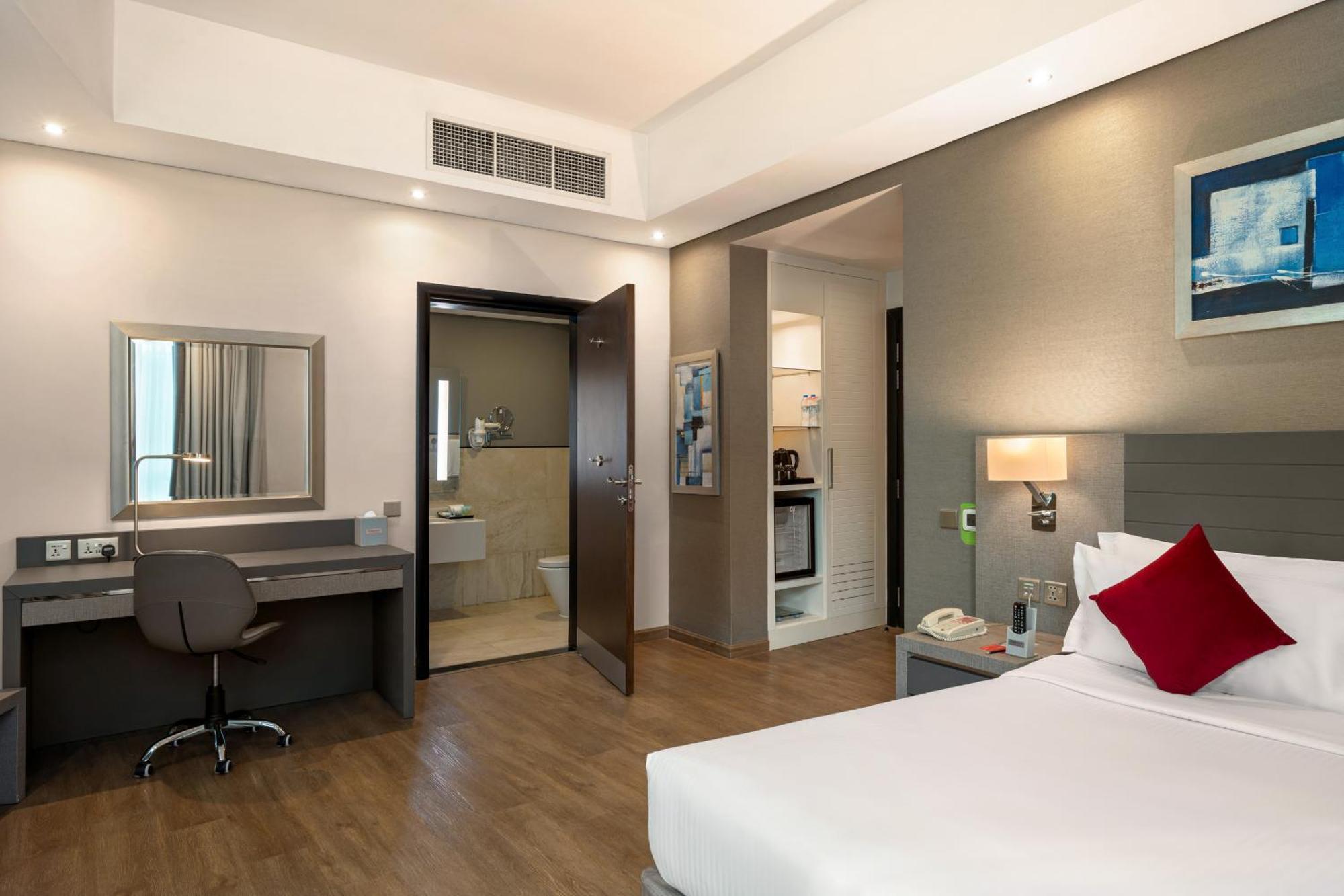 Hotel Ramada By Wyndham Dubai Barsha Heights Exterior foto