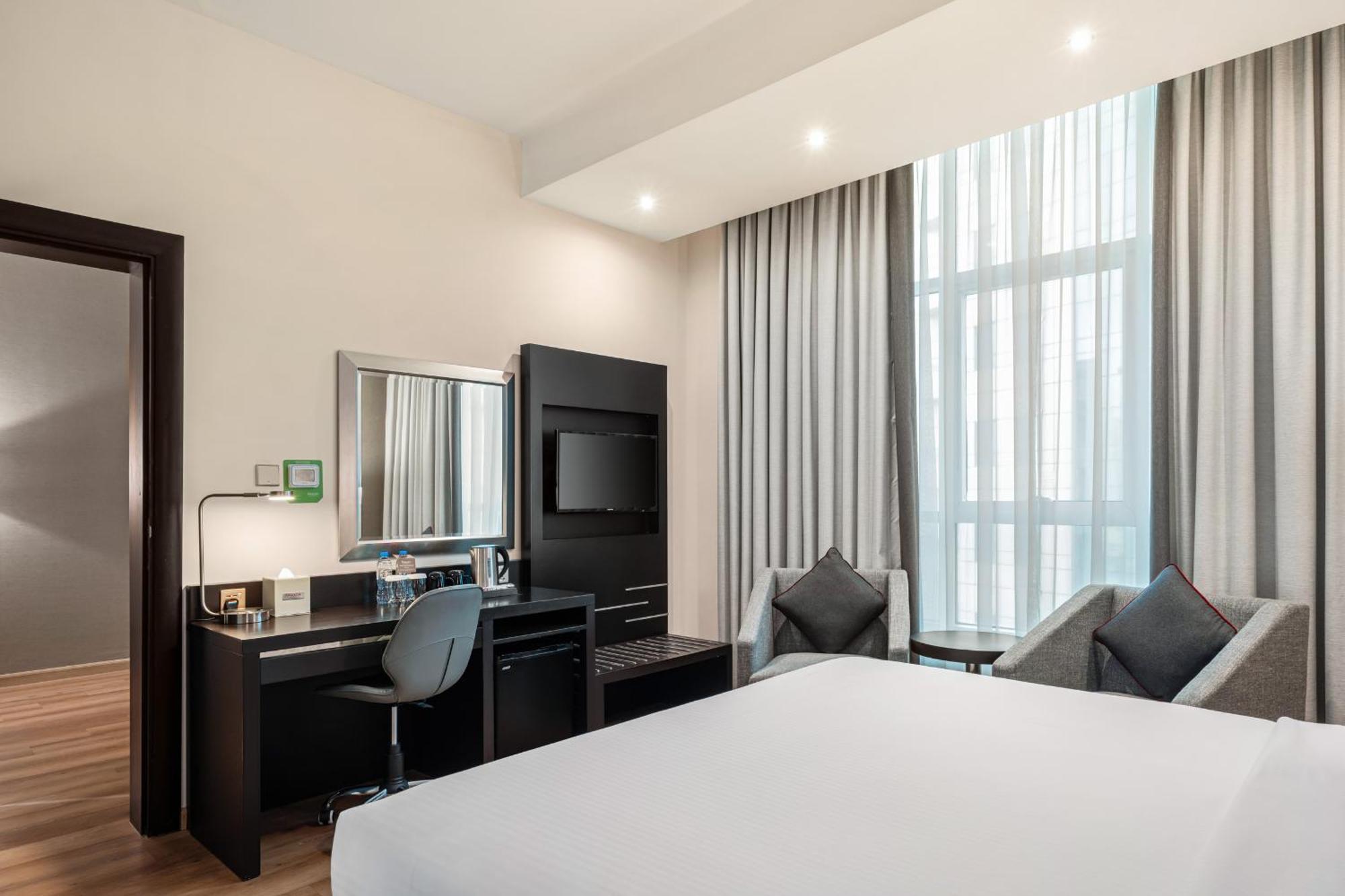 Hotel Ramada By Wyndham Dubai Barsha Heights Exterior foto